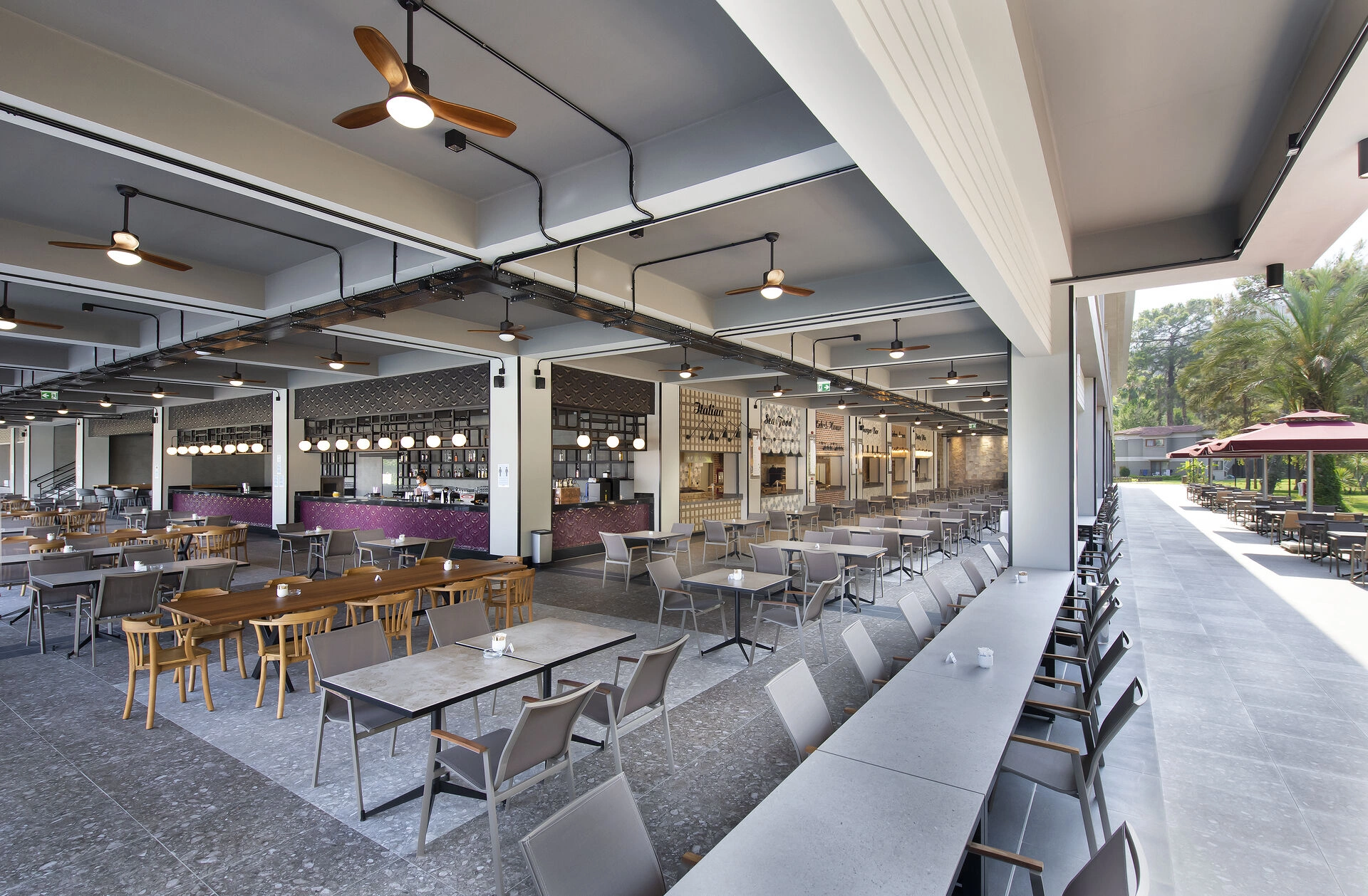 Pool_Bar_ve_Food_Court.jpg