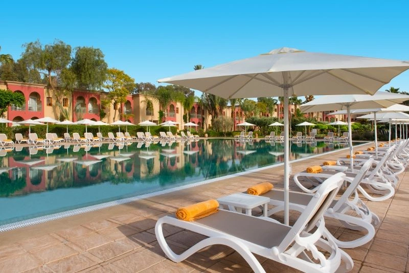 IBSTAR_PMK_IB_POOL_MAIN_D1704_003_(800x534).jpg