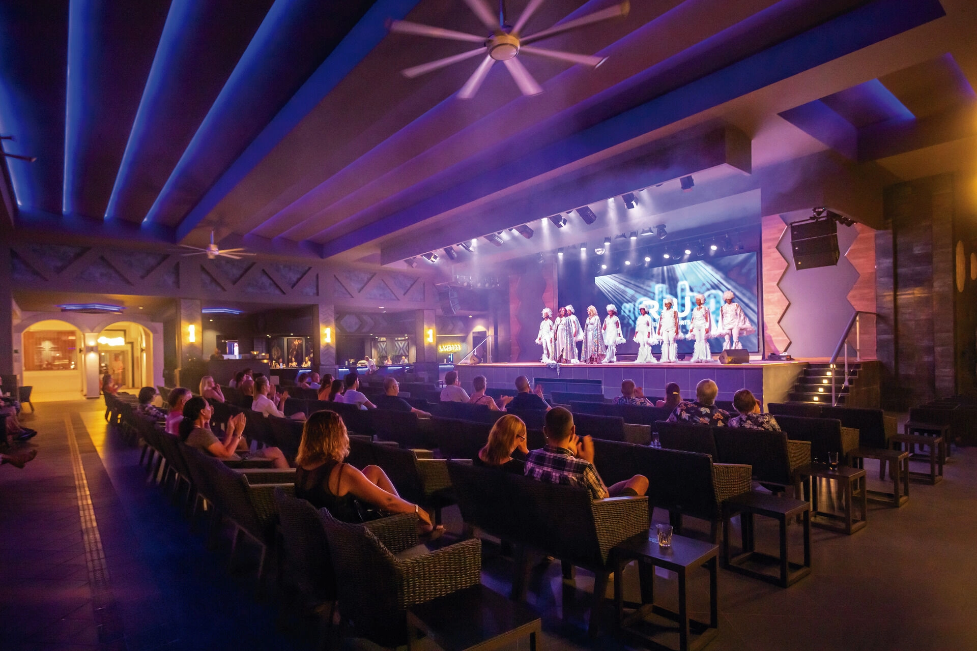 KAR_22_049_-_Plaza_bar.jpg