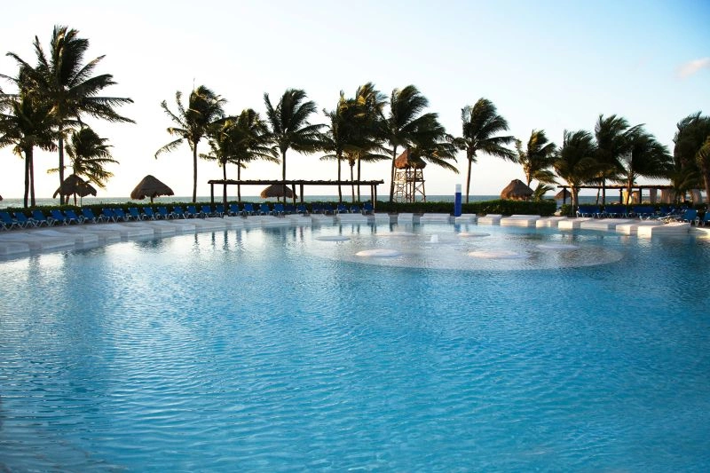 BlueBay Grand Esmeralda 5*