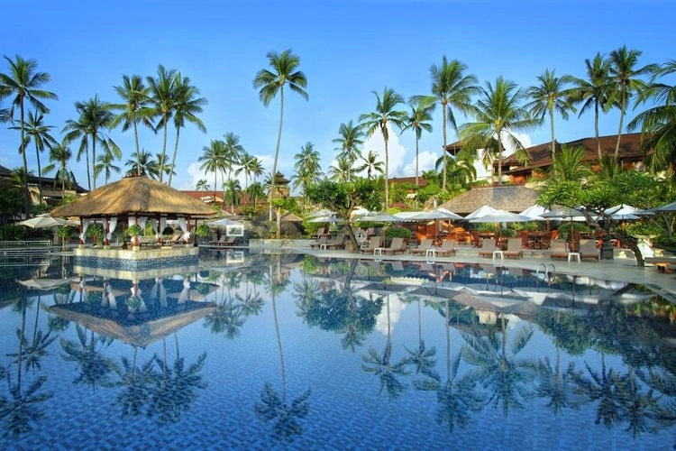 05_Main_Pool_web.jpg