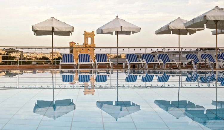 09_piscine_exterieure.jpeg