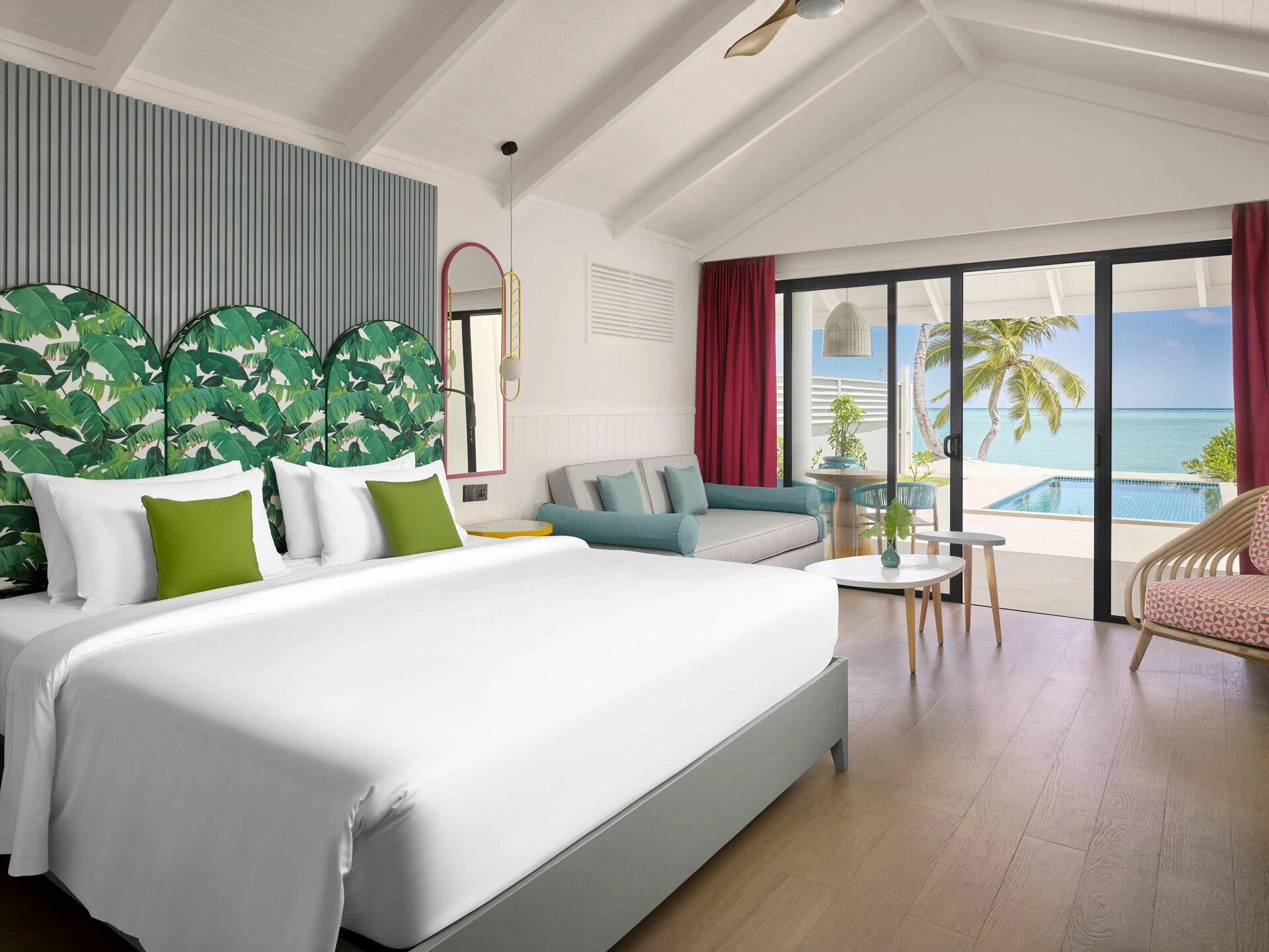 Villa_Park_-_Beach_Pool_Villa_-_Bed_-_4K.jpg
