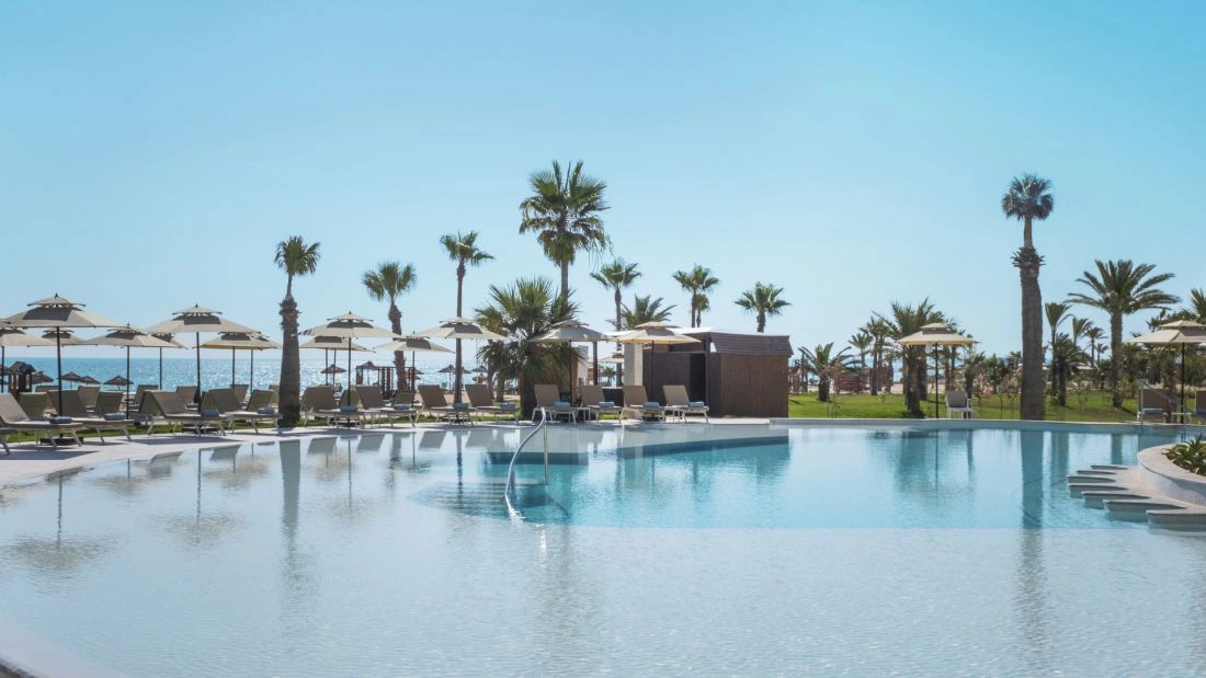 04_Piscine_exterieur.jpg
