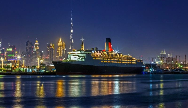 Queen Elisabeth II 4*