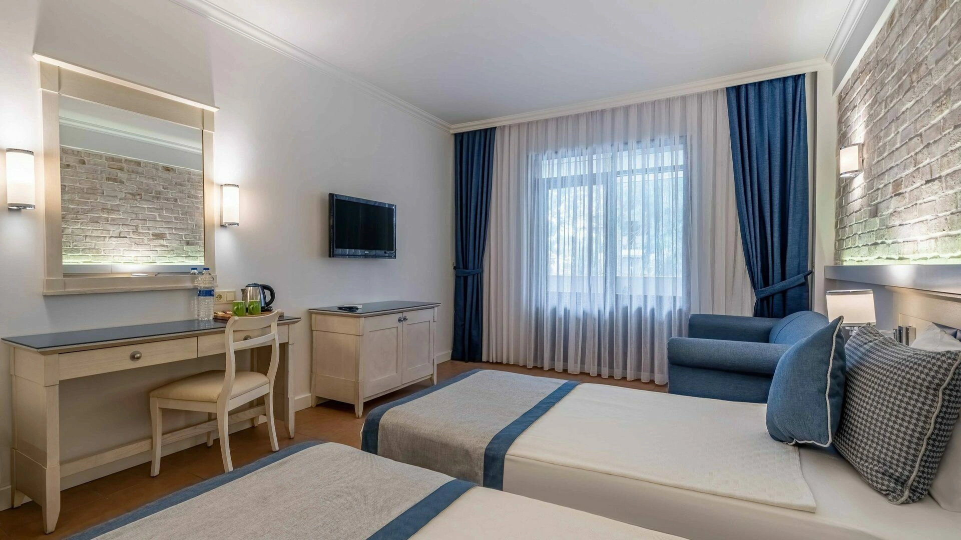 Champion-Holiday-8-twin-bed.jpg