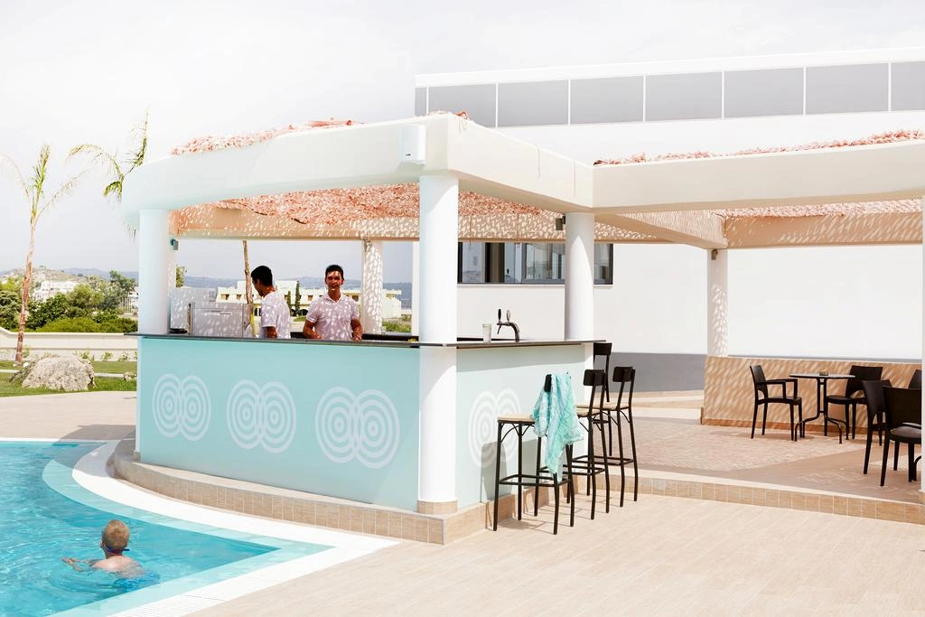 POOL_BAR.jpg