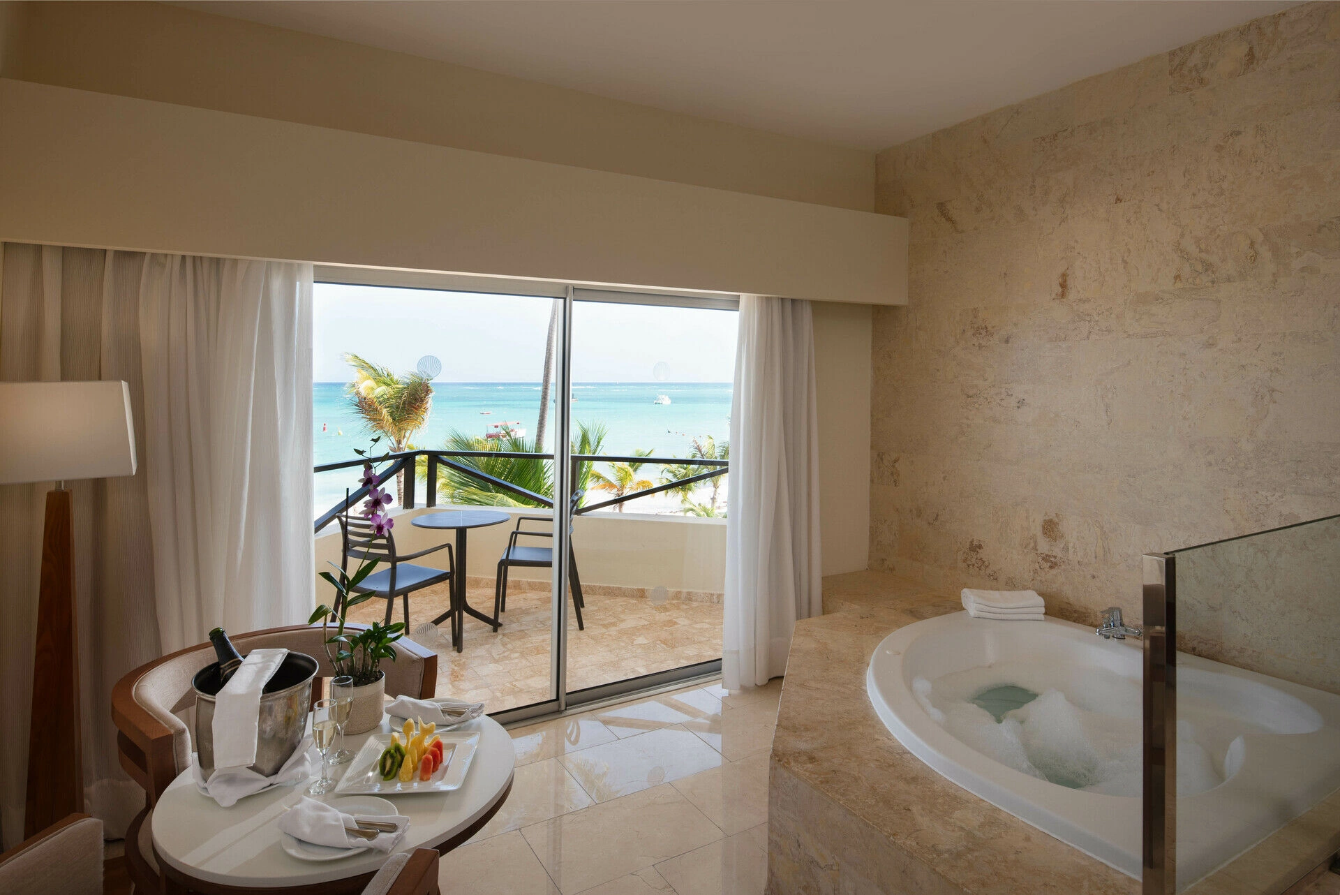 JS_Premium_Ocean_View_with_Jacuzzi_1B.jpg