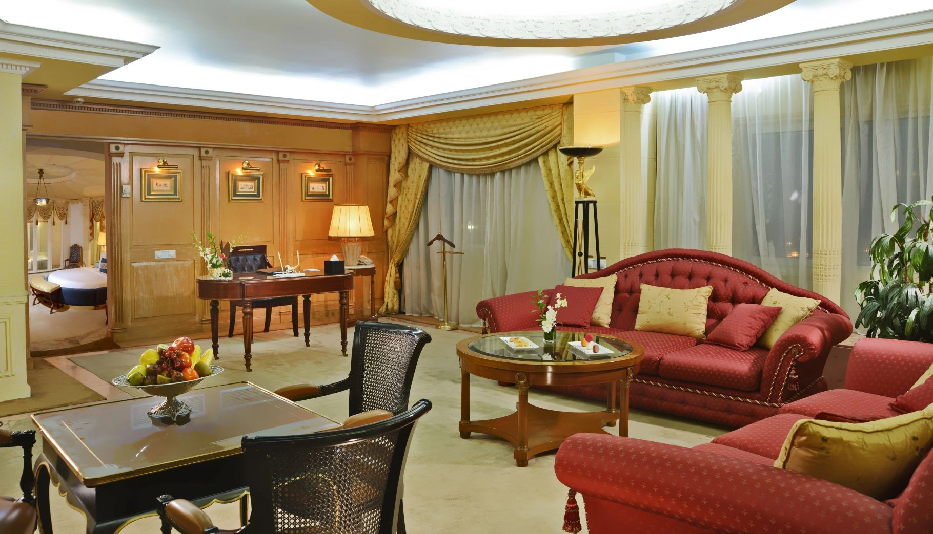 05_royal_suite_900_-_recep.2.jpg