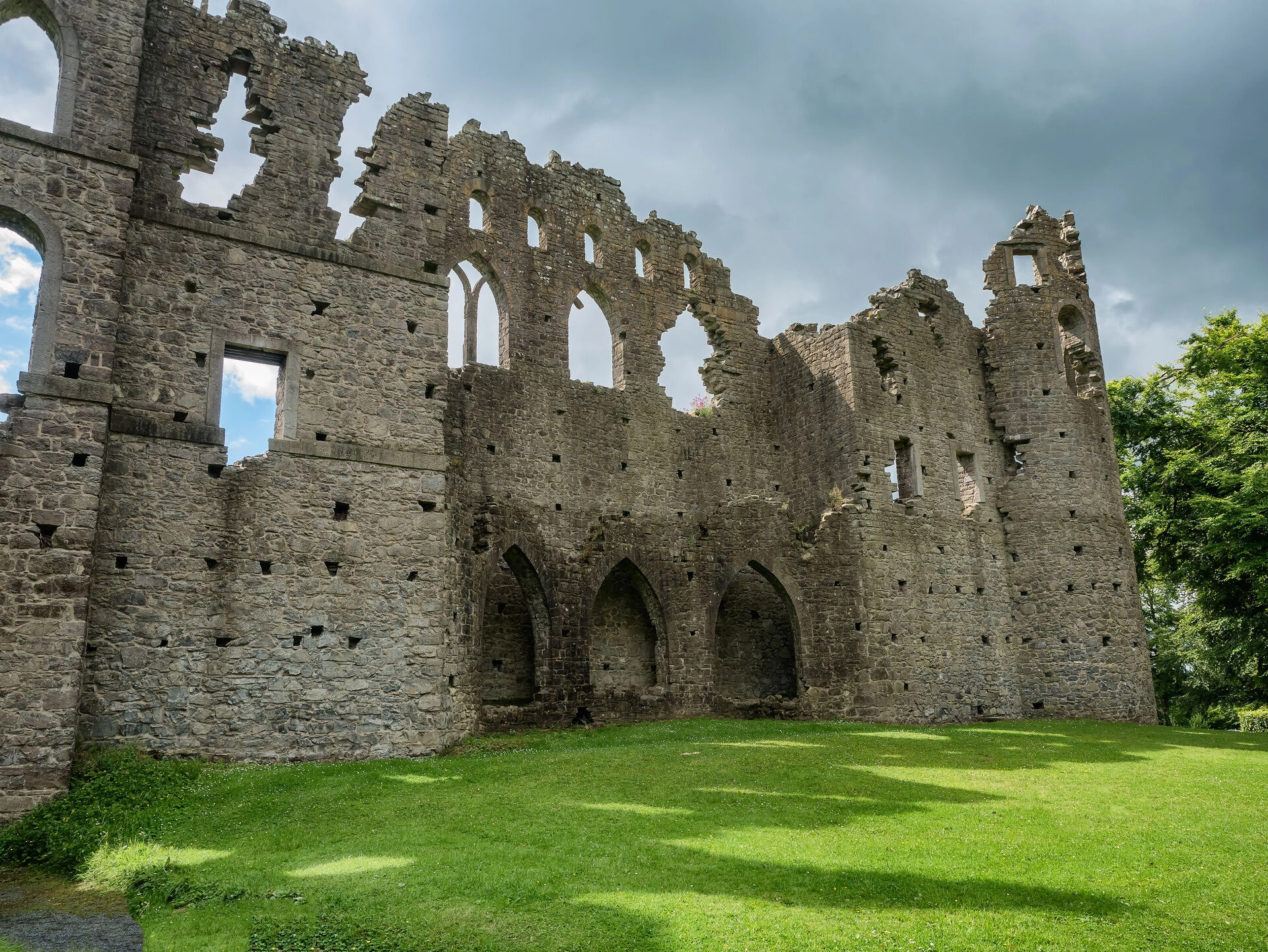Belvedere_house_Jelous_wall_Ireland_AdobeStock_194114364.jpeg