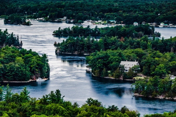 vue_691346_pgbighd.jpg