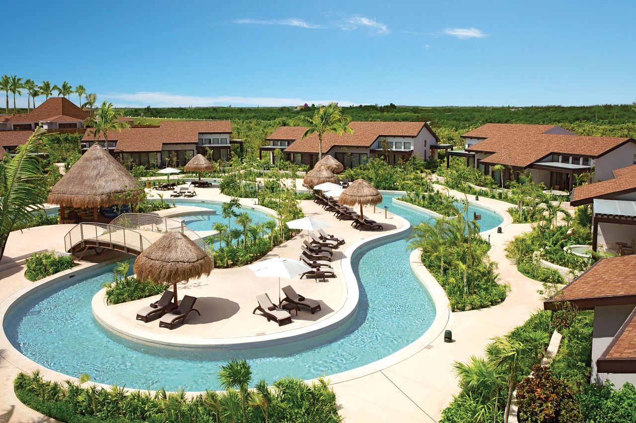 DREPM-EXT-FAMVillas-LazyRiver-Pano-1-CB.png