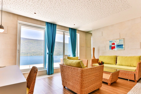 vue_680578_pgbighd.jpg