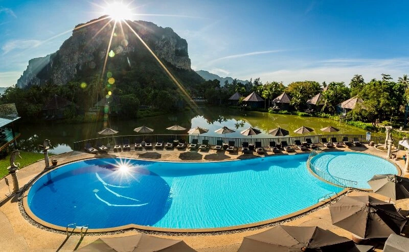 Peace Laguna Resort & Spa 4*