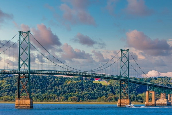 vue_678509_pgbighd.jpg