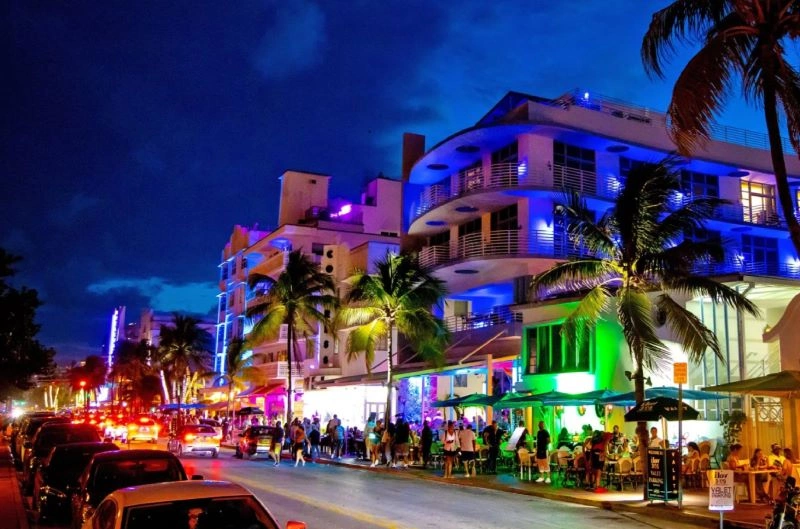 J1_MIAMI_OCEAN_DRIVE_2_1_page-0001.jpg