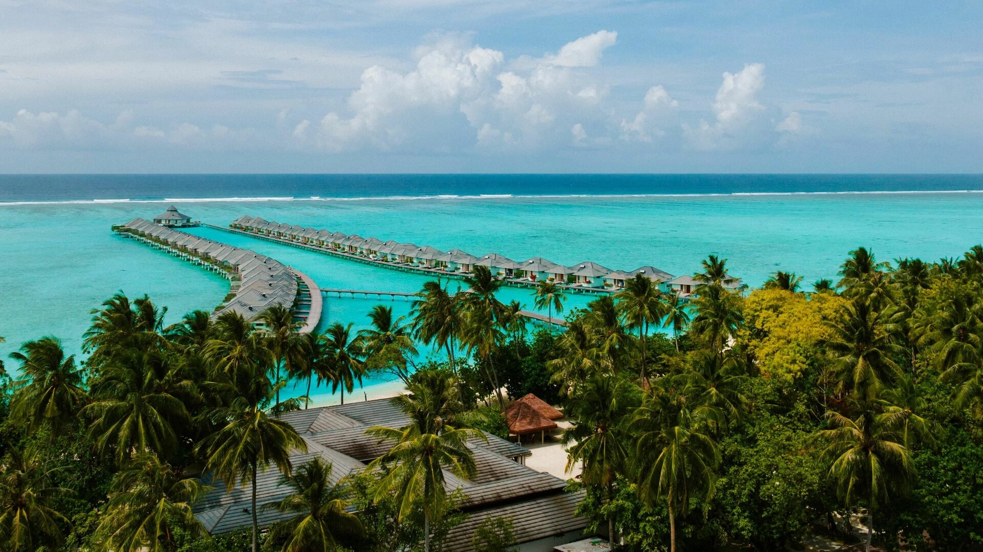 Villa_Park_-_Lifestyle_-_Water_Villa_Island_Aerial_-_4K.jpg