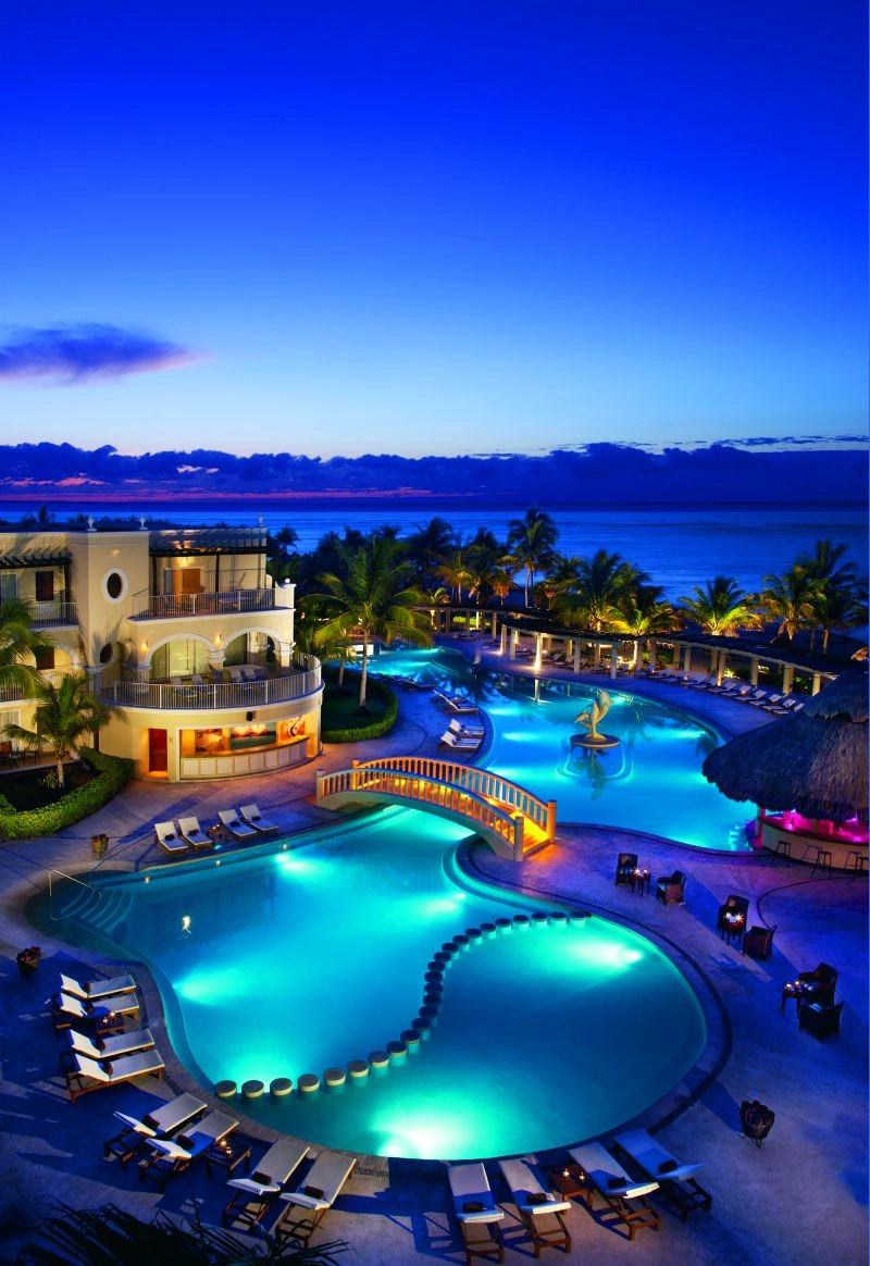 DRETU_MAIN_POOL_NIGHT_4A_-_Copie.jpg