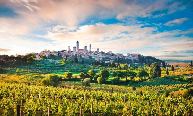 Toscana_SanGimignano_shutterstock_140873389_(750x454).jpg