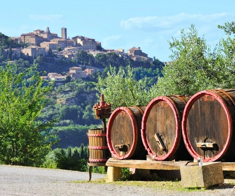 Toscana_Montepulciano_shutterstock_34749460_(750x625).jpg