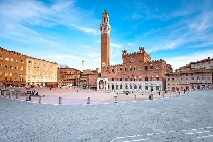 Siena_shutterstock_62744623_(750x500).jpg