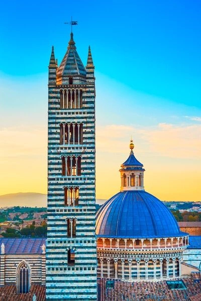 Toscana_Siena_shutterstock_156529715_(400x600).jpg
