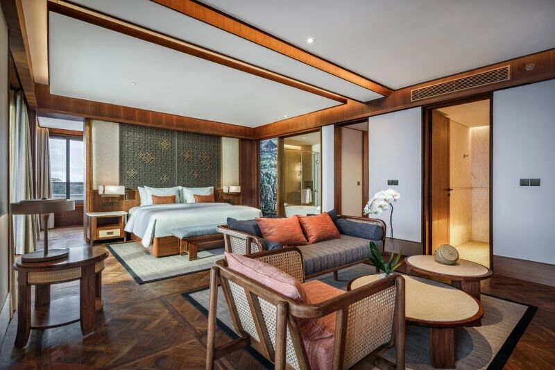 Executive_Suite_-_Bali_Beach_Hotel_-_Type_Straight_-_Room_1.jpg