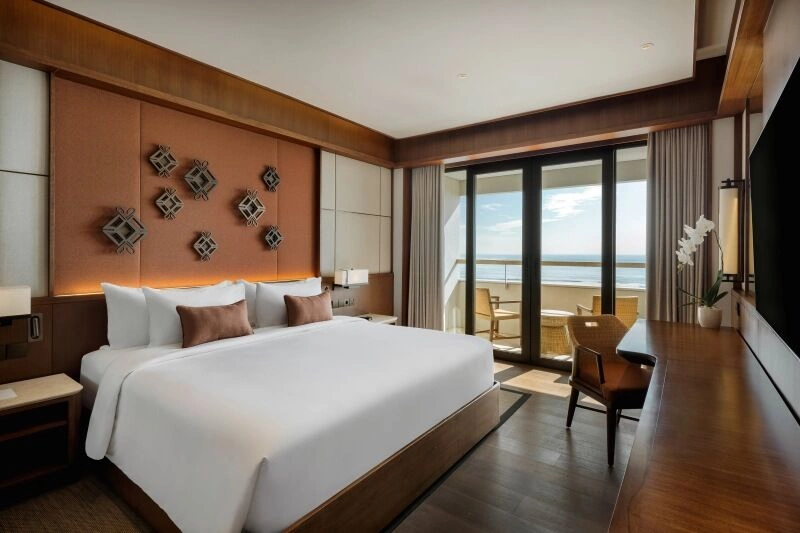 Deluxe_Room_-_King_-_Bali_Beach_Hotel_-_Room_3.jpg