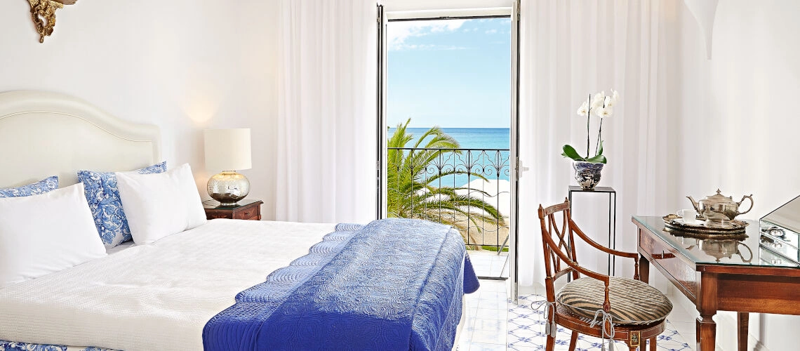 09_one_bedroom_beach_villa.jpeg