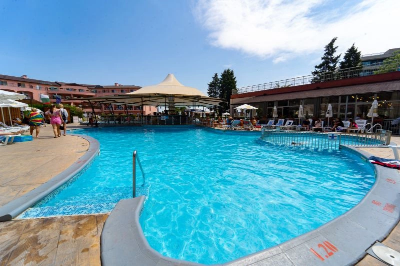 Pool_MPM_Hotel_Astoria.jpg