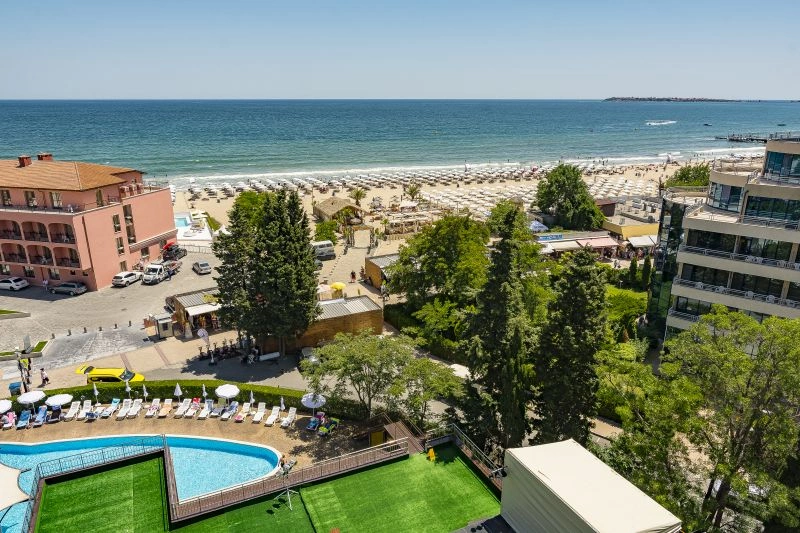 Beach_MPM_Hotel_Orel_(1).jpg