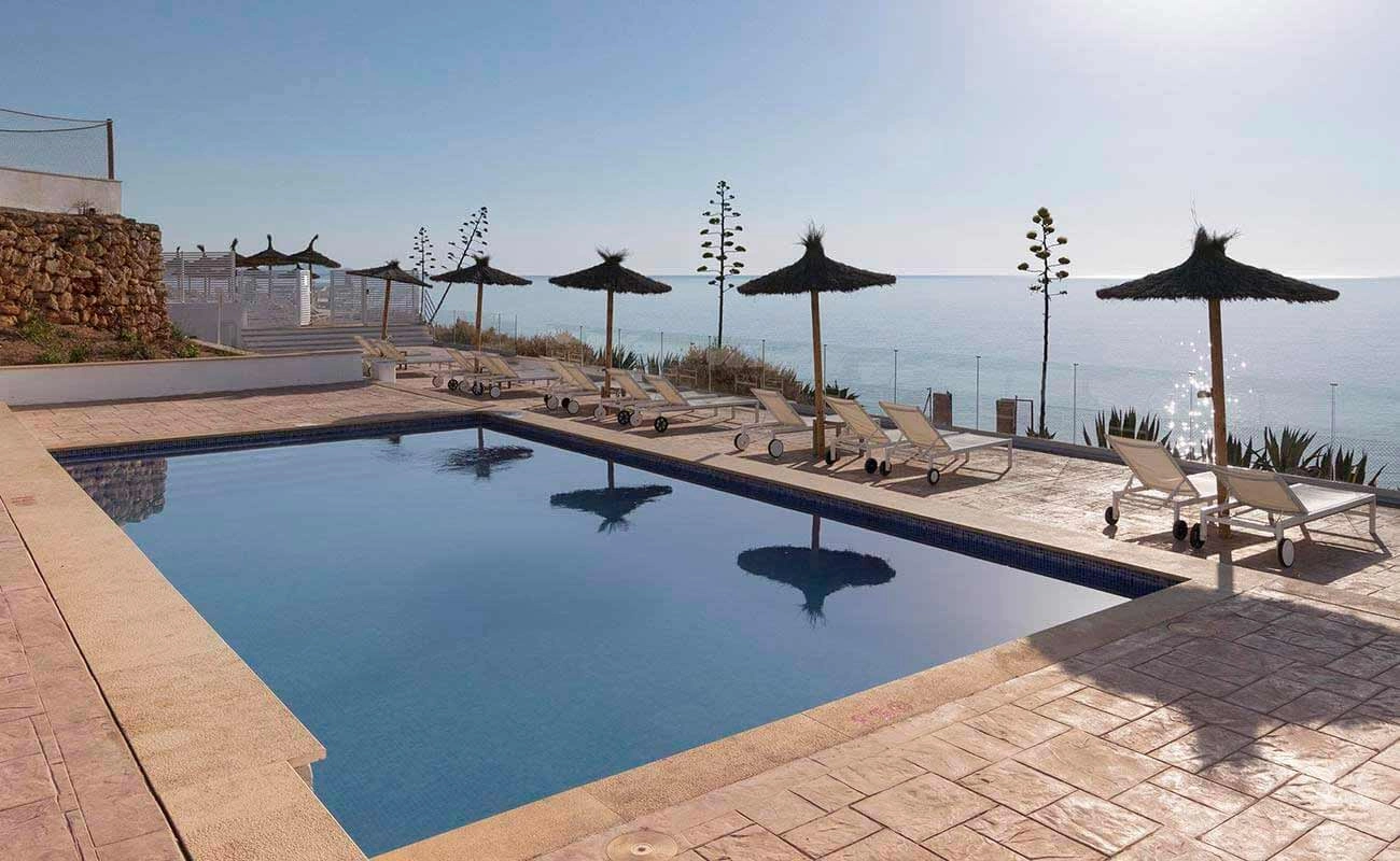 piscine-exterieure-2.jpg