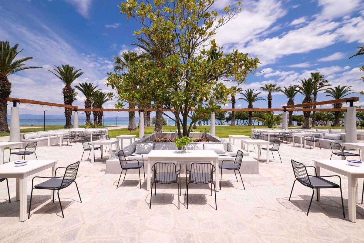 06_Magnolia_Mediterranean_Restaurant.jpg
