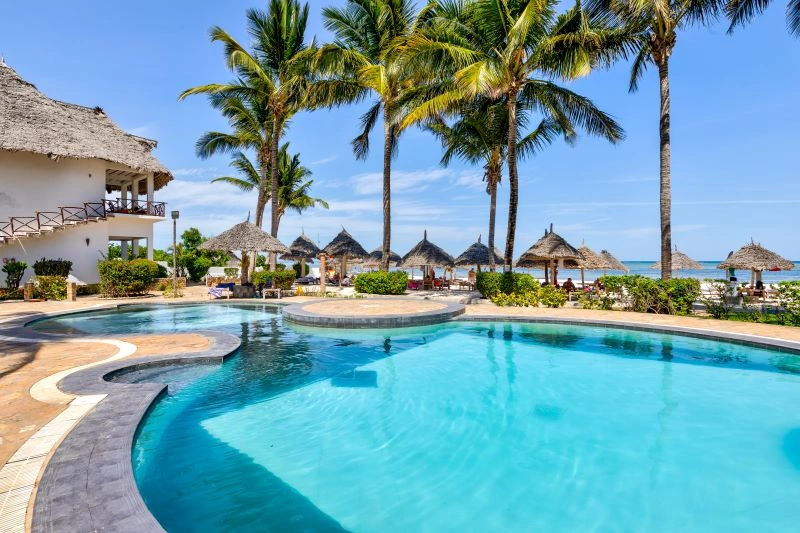 02_swimming_pools_and_buildings_5M2A2255_HDR.jpg