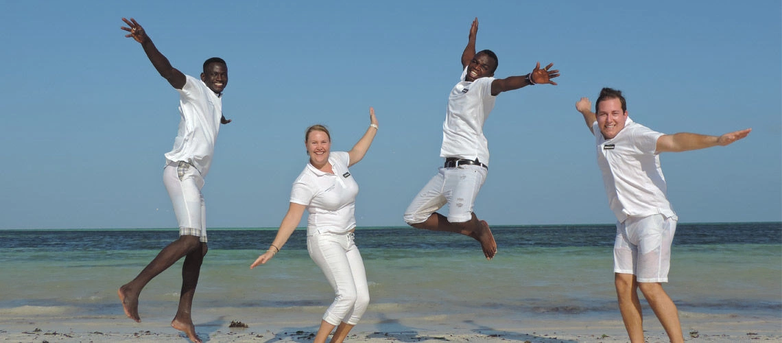 4_equipe_kappa_club_waridi_resort_beach.jpg