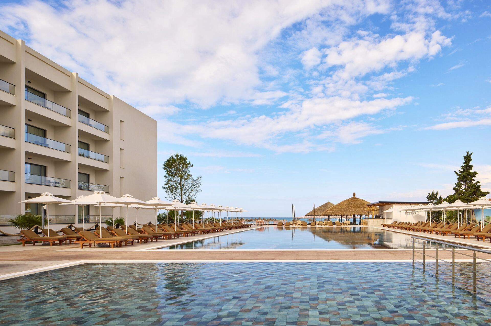 305SolTropikalDurres-Pool.jpg