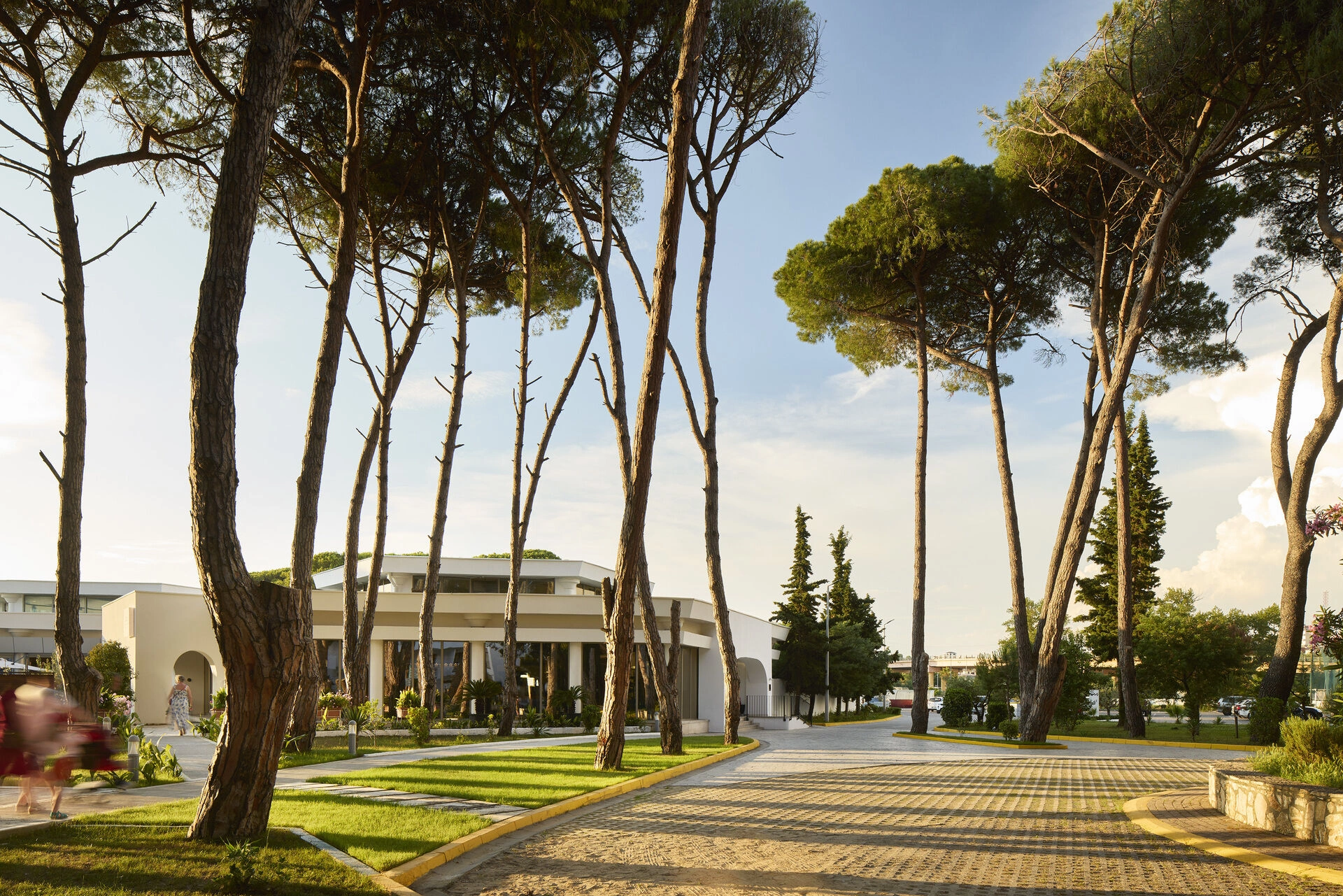 003SolTropikalDurres-Entrance.jpg