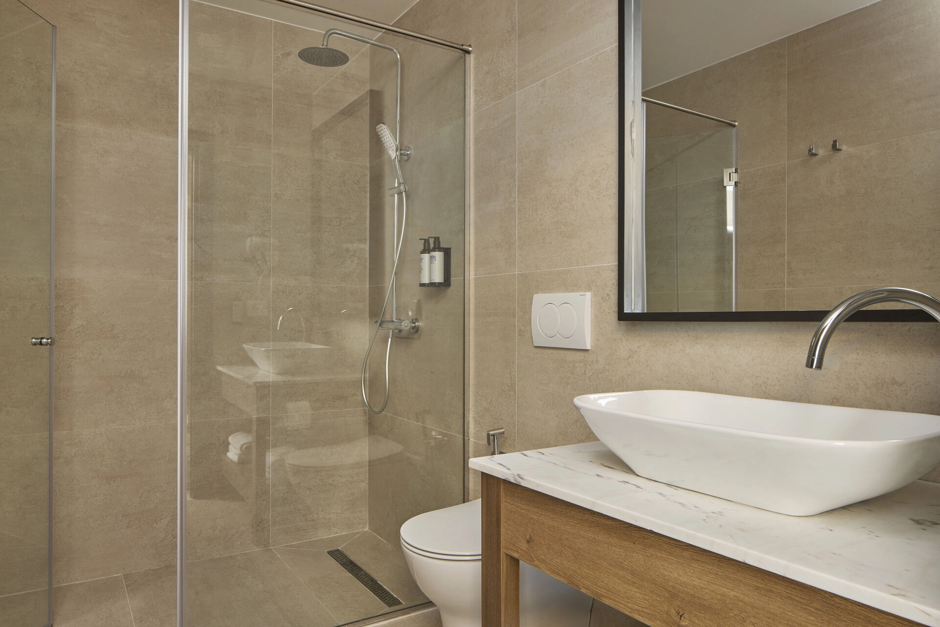 103aSolTropikalDurres-Sol_Room_bathroom.jpg
