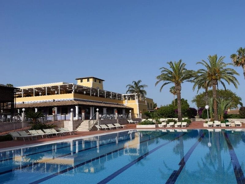 Kappa Club Baia Samuele 4* avec location de voiture