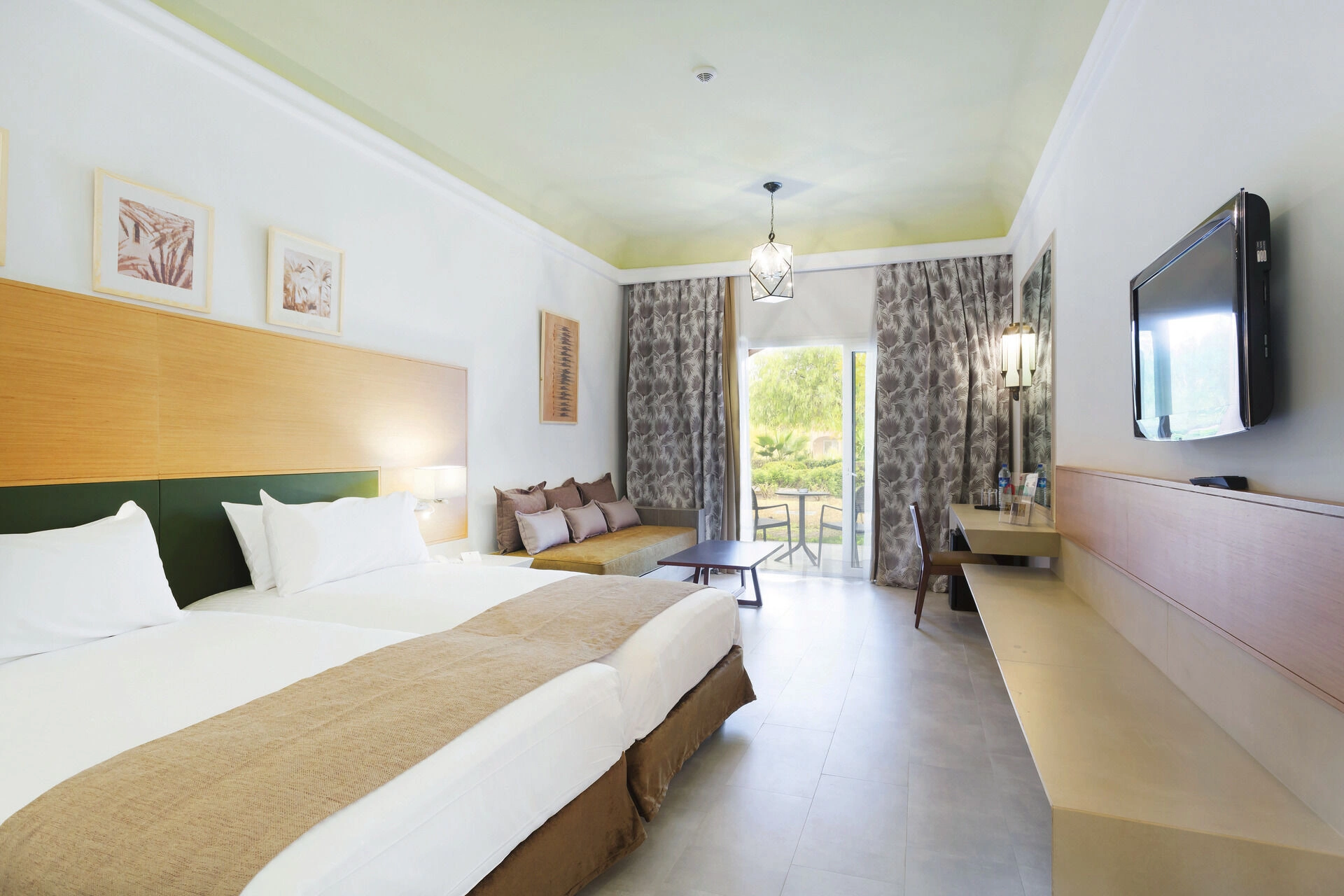 TPA_19_042_-_Double_room_Double_room_sofa_bed.jpg