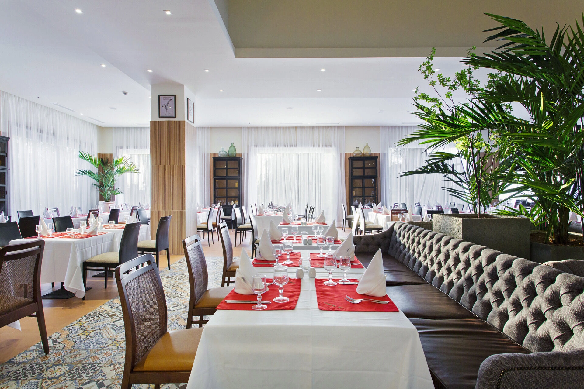 TPA_19_031_-_Poolside_restaurant_Italian_restaurant.jpg