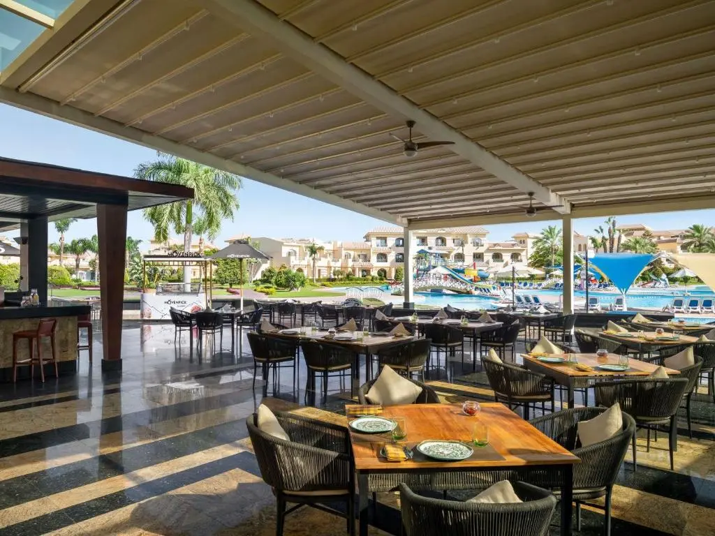 hôtel Mövenpick 2.jpg