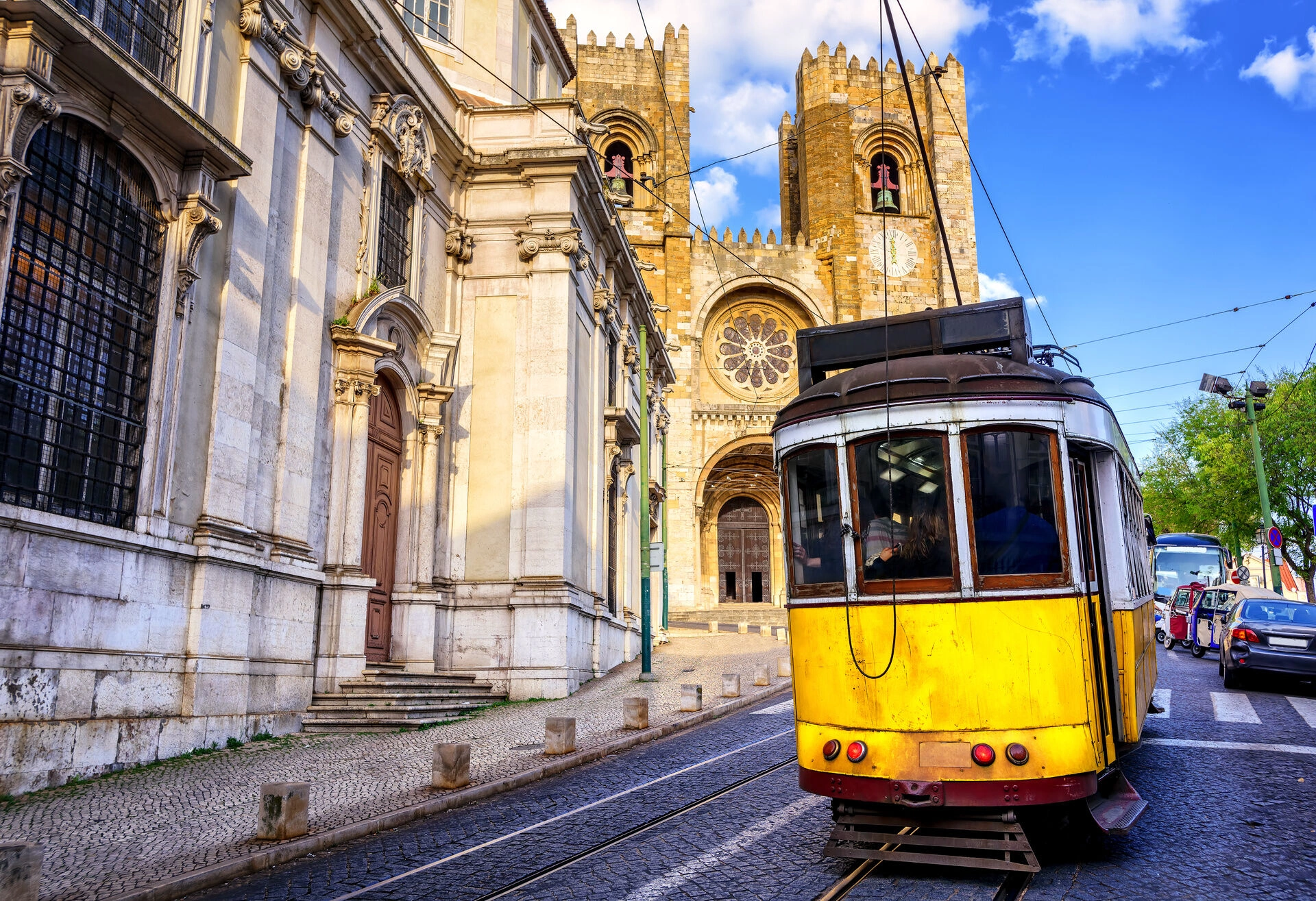 AdobeStock_79866321_Lisbonne_3.jpeg