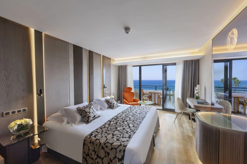 superior_seaview2.jpg