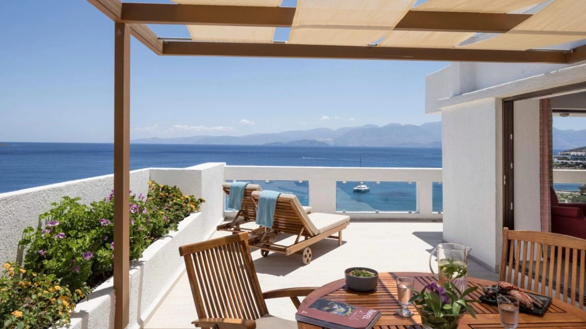 One-bedroom-superior-suite-terrace.jpg