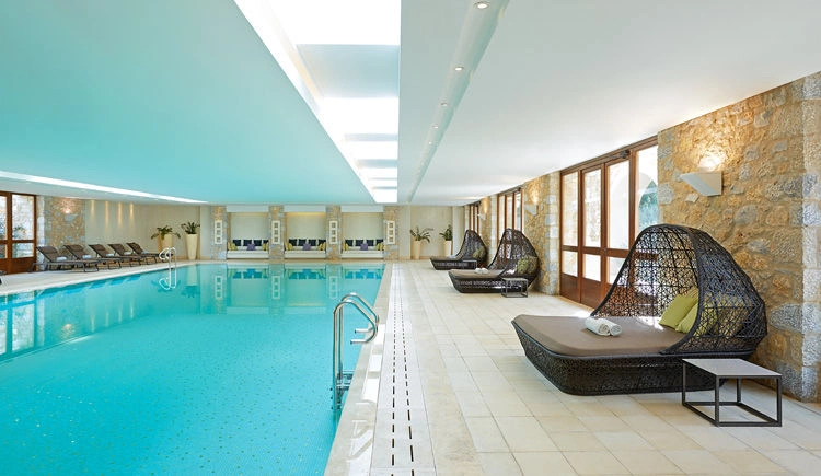 11_piscine_interieure.jpg