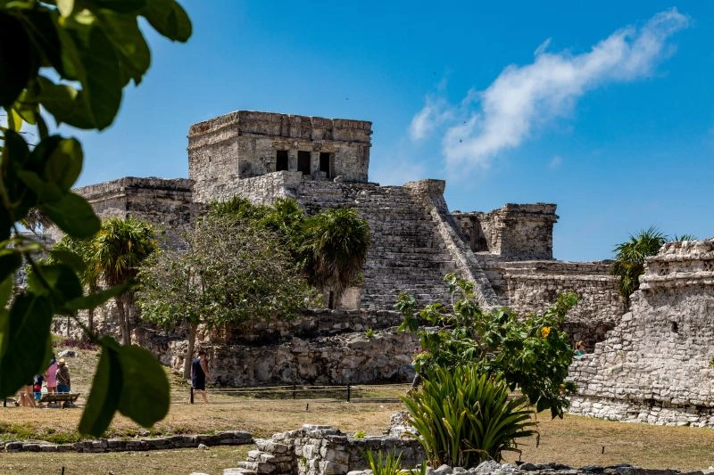 Tulum_Ruine_AdobeStock_281739338.jpg