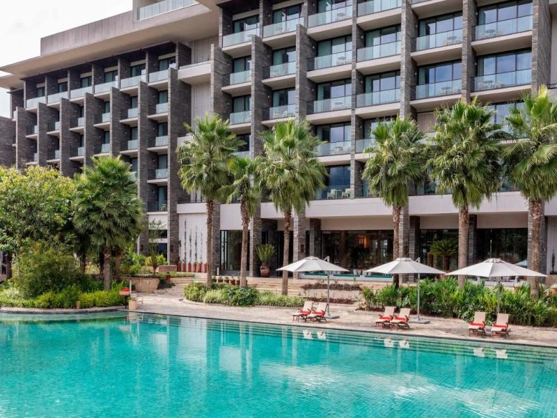 Circuit Privé Safari dans la savane & extension balnéaire à Zanzibar 4*