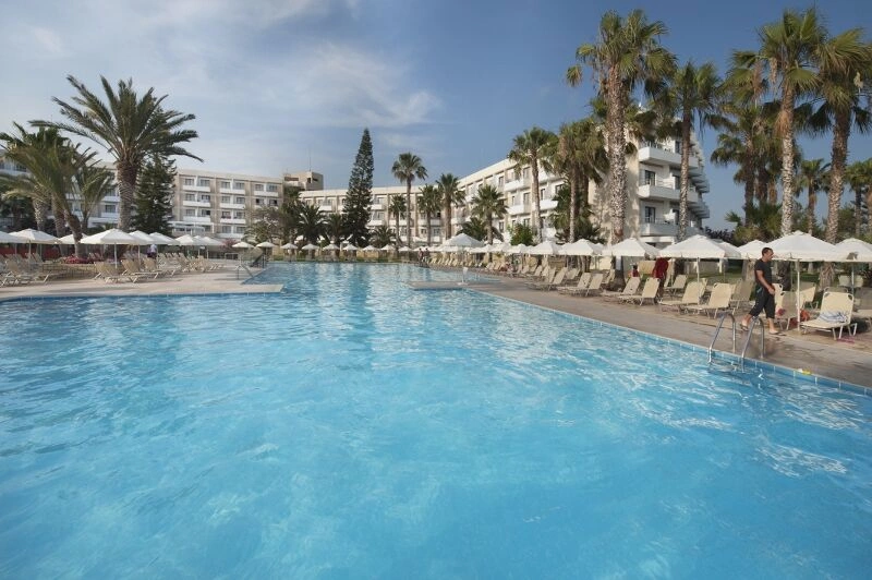 Louis Phaethon Beach 4*