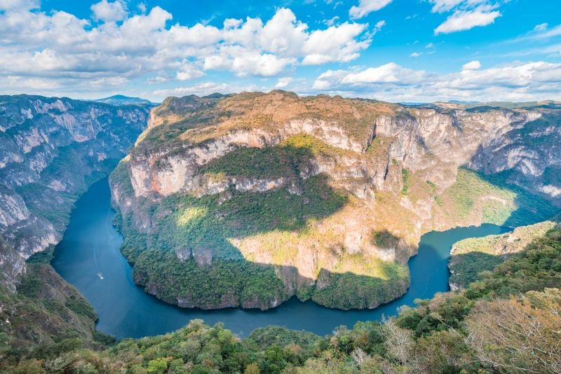 Park_National_Chiapas_AdobeStock_259932779.jpg